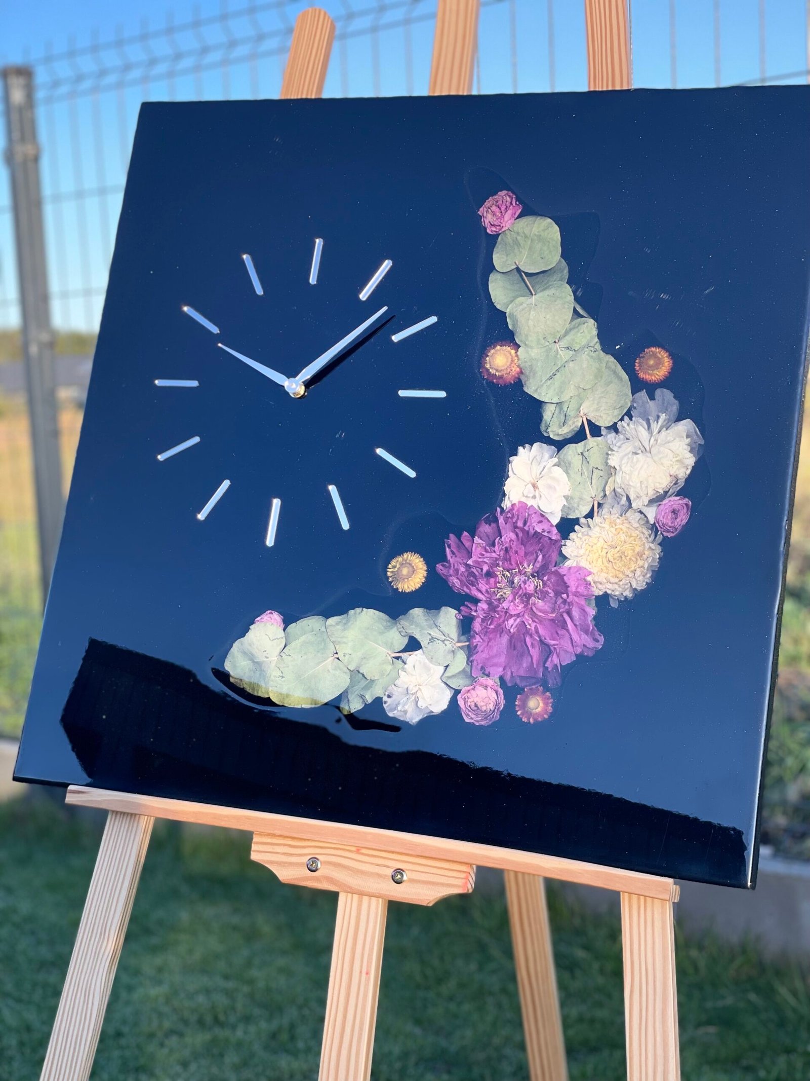 Laikrodis "Juodas su gyvomis gėlėmis" 60cm