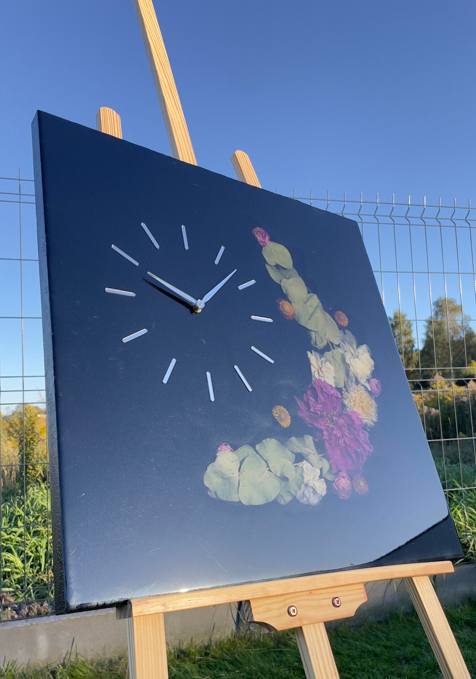 Laikrodis "Juodas su gyvomis gėlėmis" 60cm - Image 5